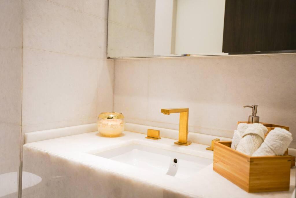 Private Pool Apt. Five Palm Jumeirah Up To 6Guest Dubai Exterior photo